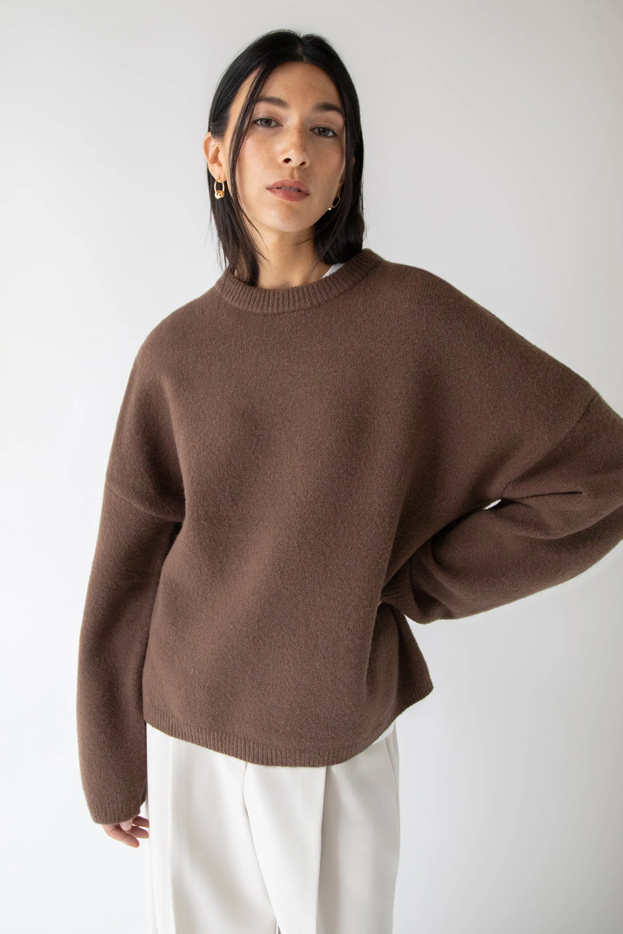 CREWNECK SWEATER