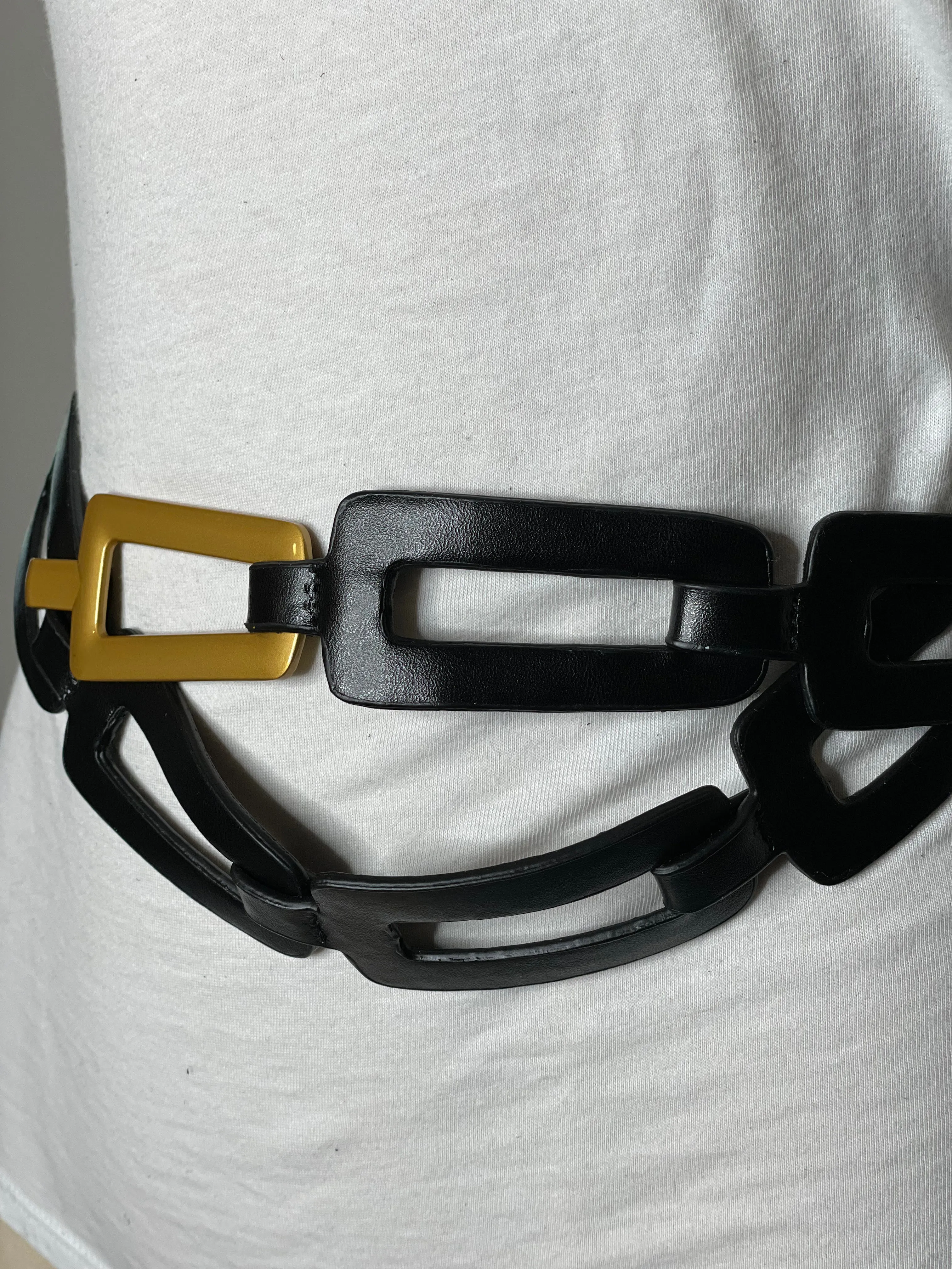 Leather Link Belt in Black