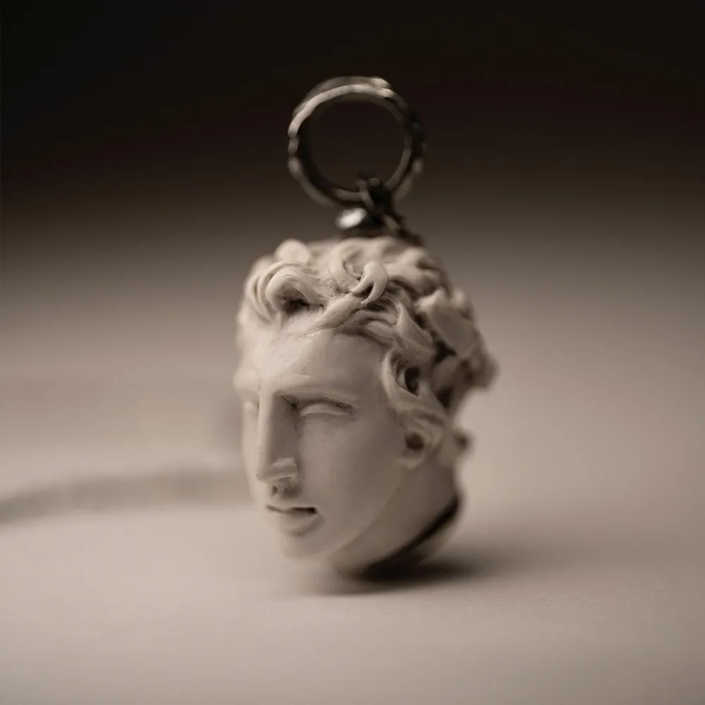 Narcissus pendant