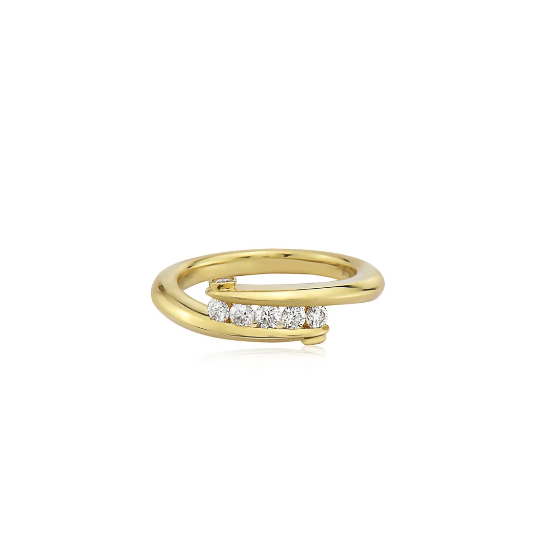 Overlap Ring with Diamonds