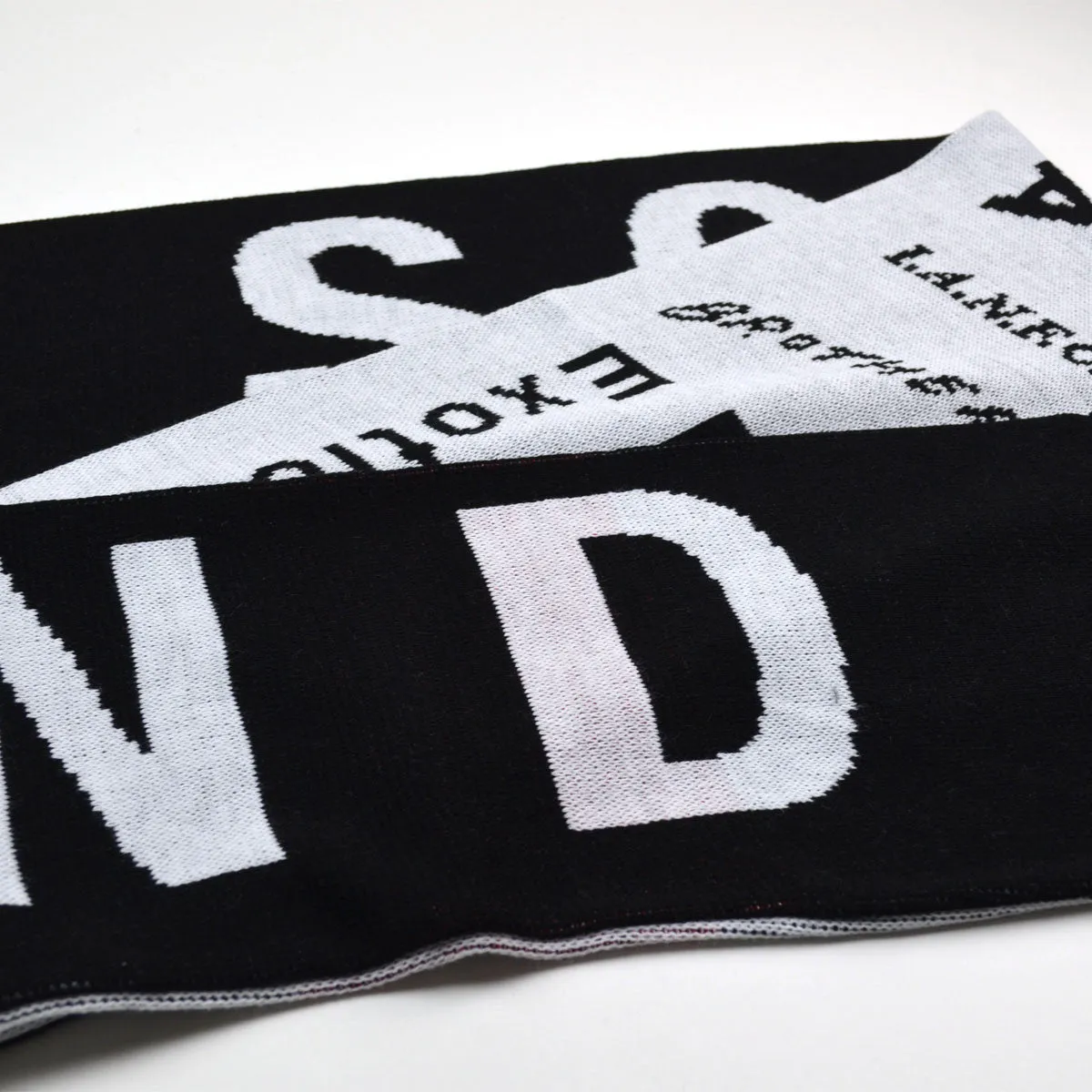 Soulland - Muf Knitted Football Scarf - Black / White