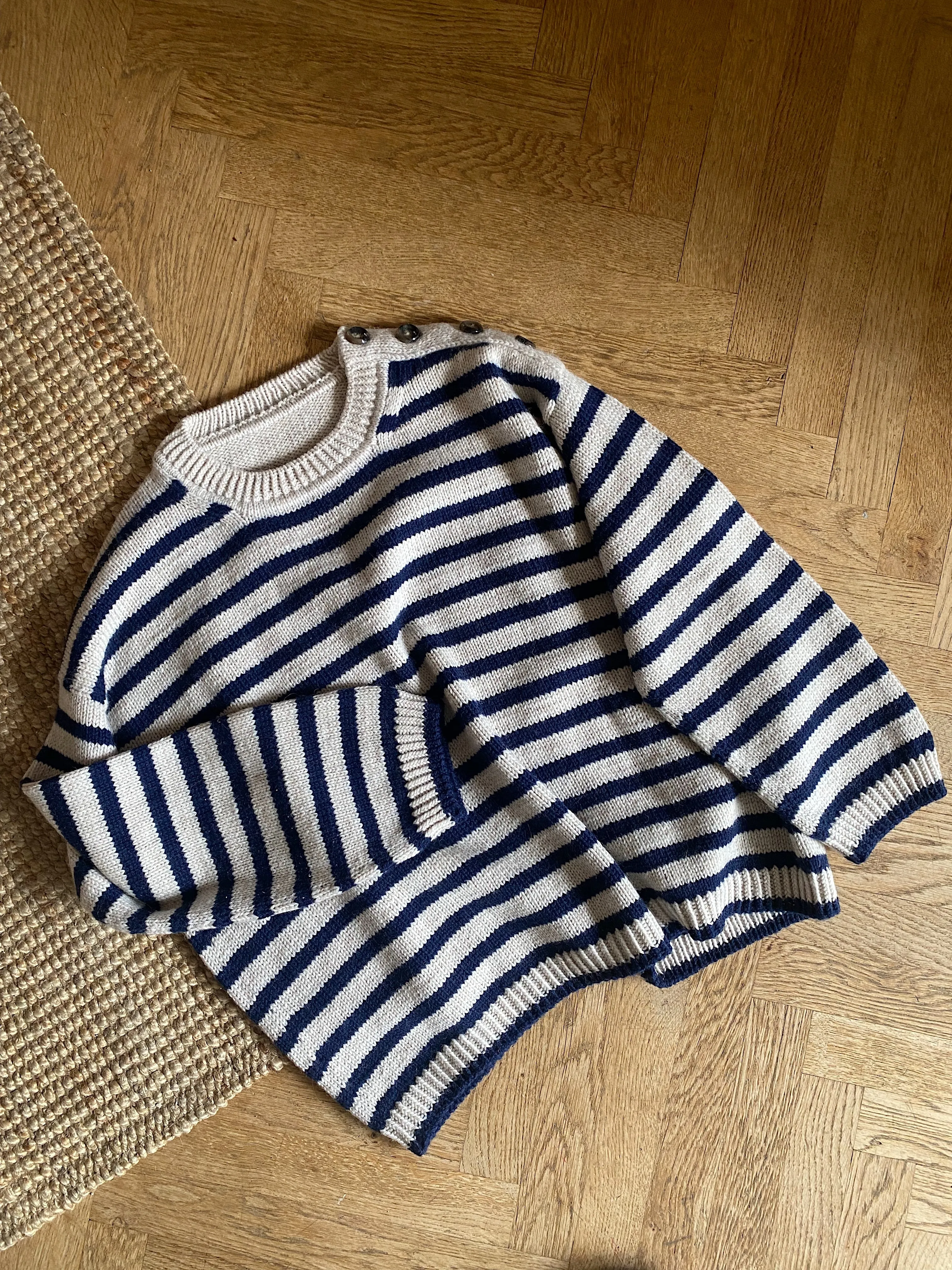 Sweater No. 22 - SVENSKA